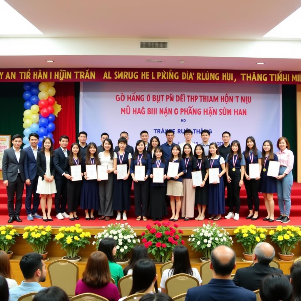 Trao giải thưởng cho học sinh tại THPT Quang Trung